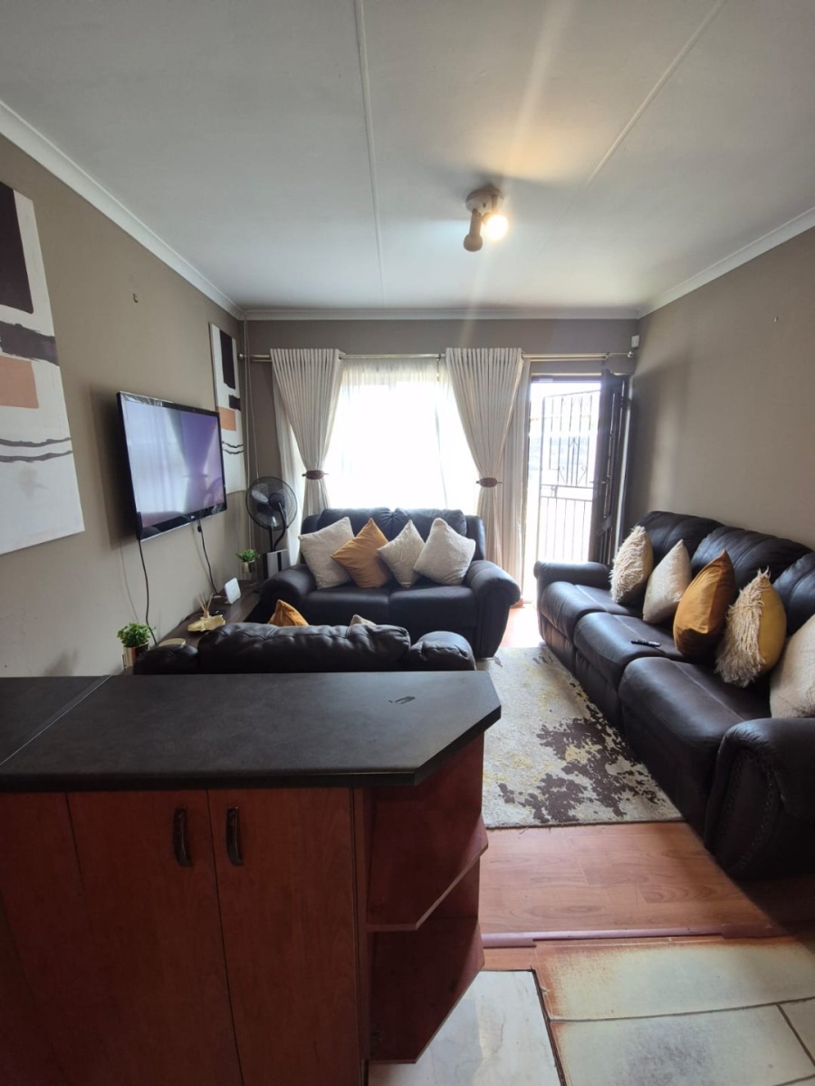 2 Bedroom Property for Sale in Overbaakens Eastern Cape